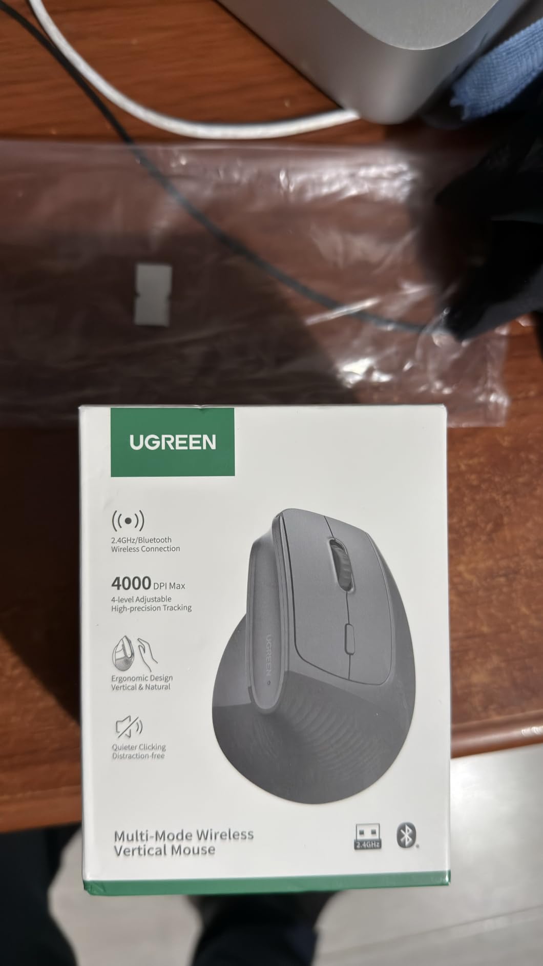 UGREEN Ergonomic Wireless Mouse, Bluetooth & 2.4G Wireless, Quiet Clicks customer photo 1