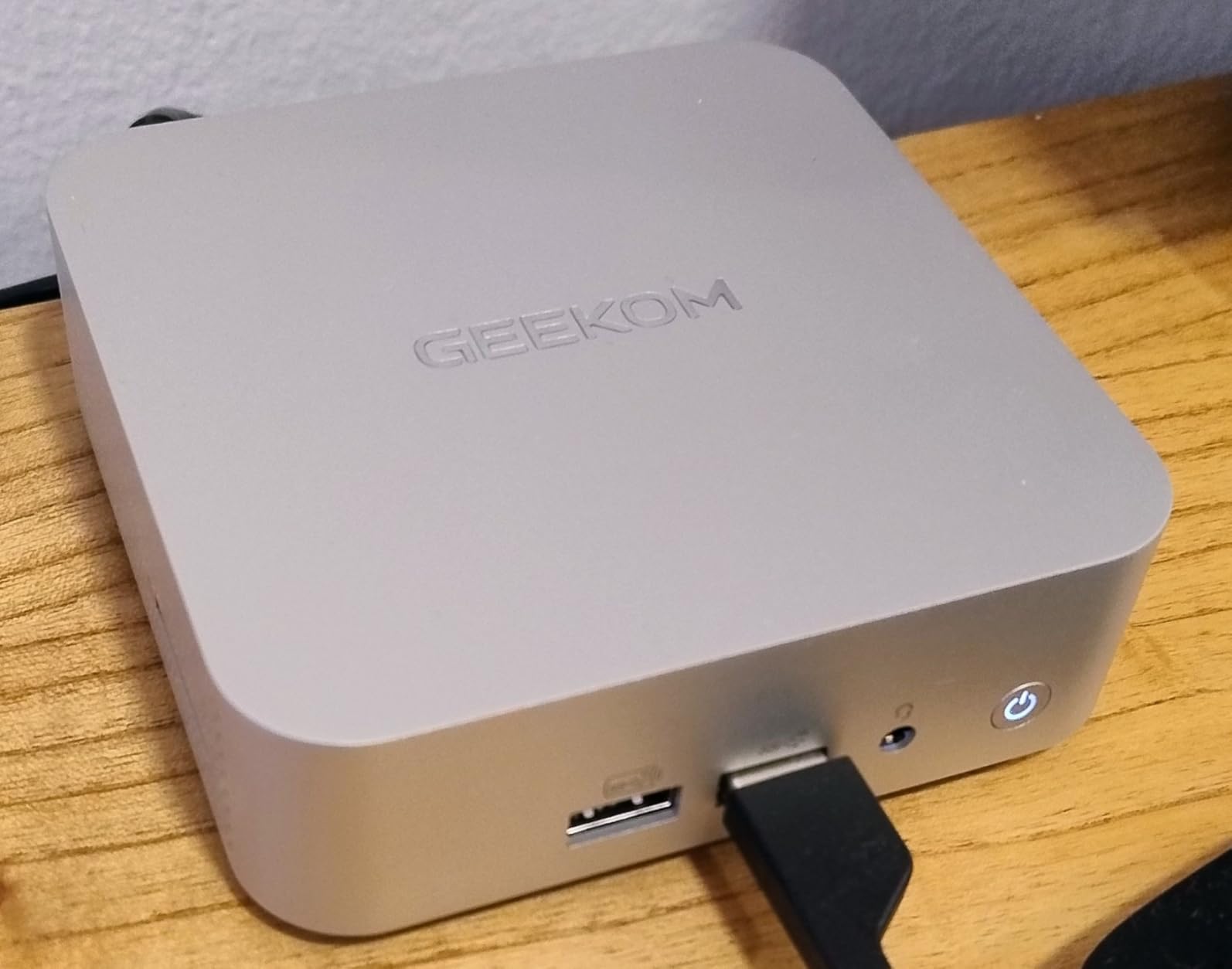 GEEKOM A6 Mini PC, Ryzen 7 6800H, 16GB DDR5 Upgradable RAM 1TB PCIe 4.0 SSD customer photo 2