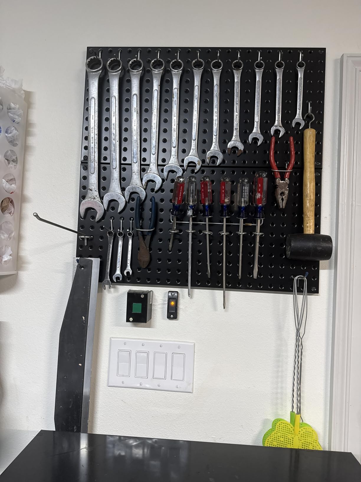 VEVOR Metal Pegboard Panels, 24
