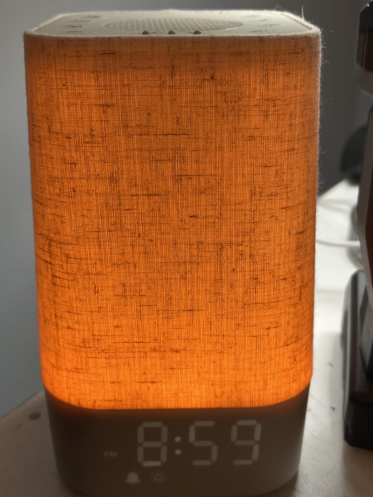 Sunrise Alarm Clock with Sound Machine, Gentle Wake Up Light for Bedroom customer photo 2