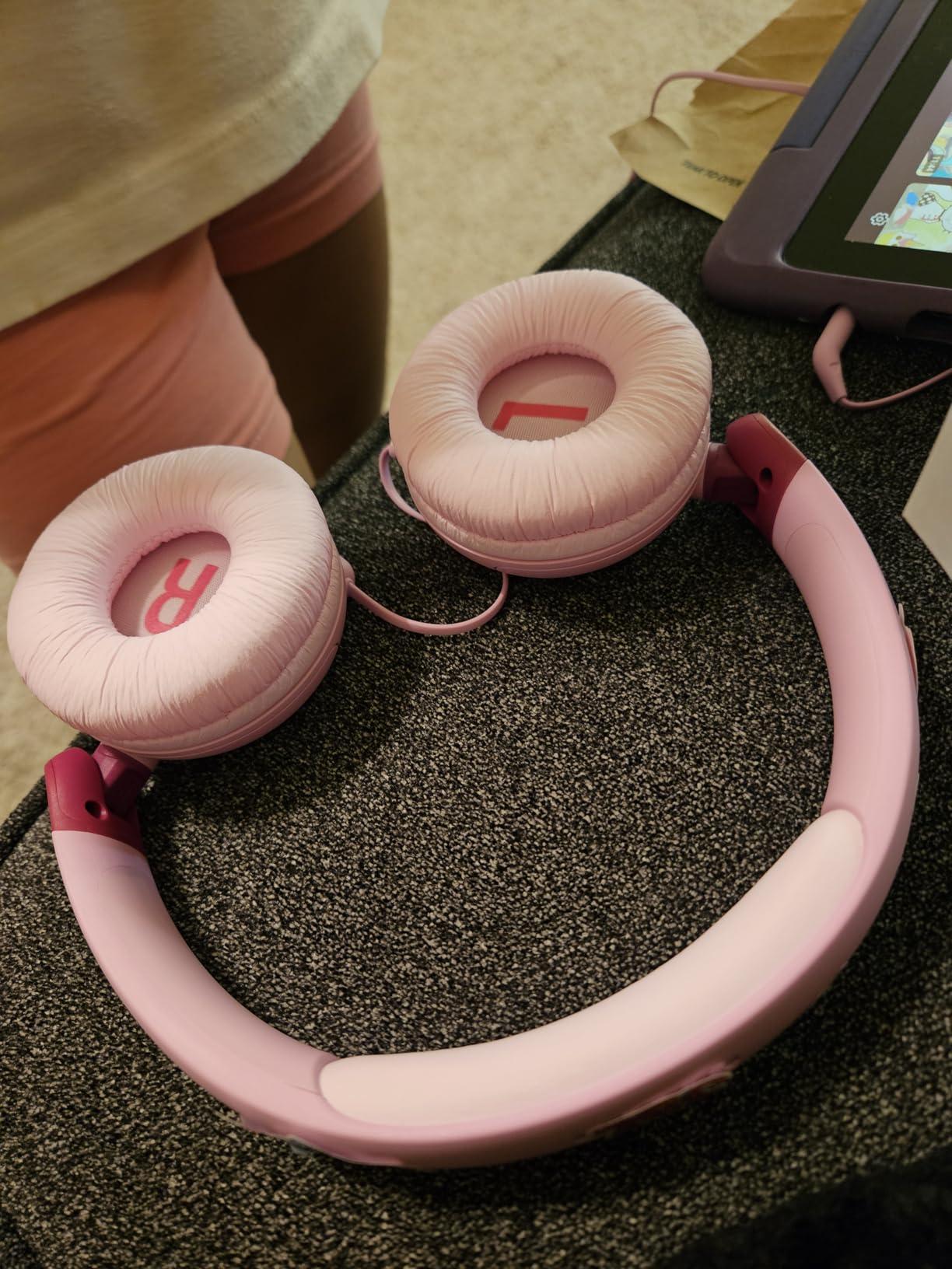 JBL Junior 320 Kids Headphones, Wired, Volume-Limited - Purple customer photo 1