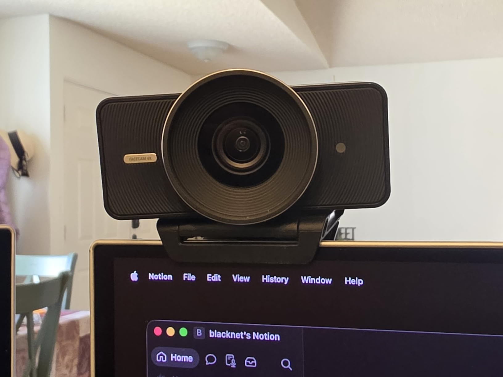 Elgato Facecam 4K, 4K60 Studio Webcam, DSLR-Like Control customer photo 1