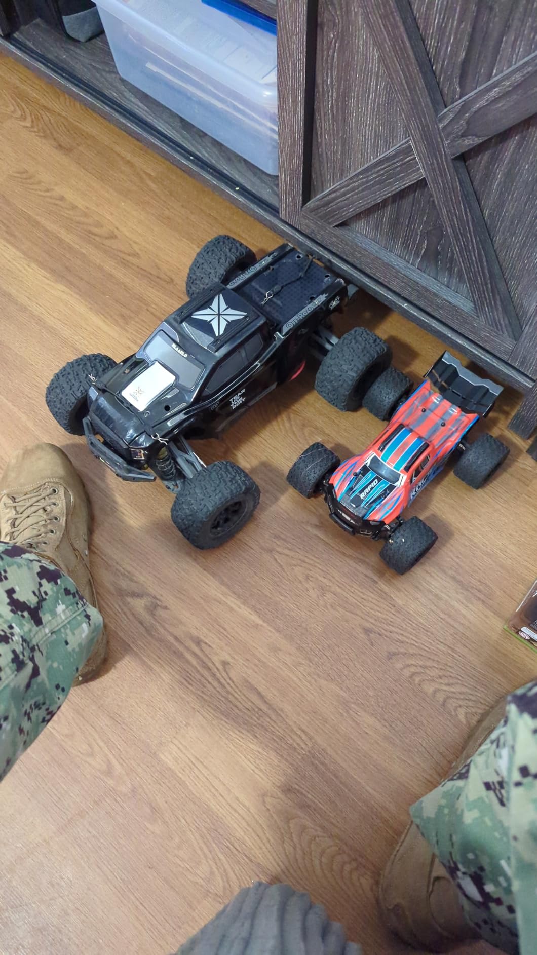 RIAARIO 1/10 Brushless RC Cars, 50+ MPH, 4WD, Waterproof, Carbon Fiber customer photo 2