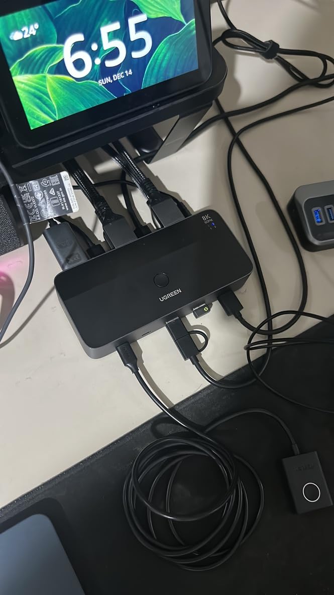 UGREEN 8K@60Hz Displayport KVM Switch 2 Monitors 2 Computers, Aluminum customer photo 1