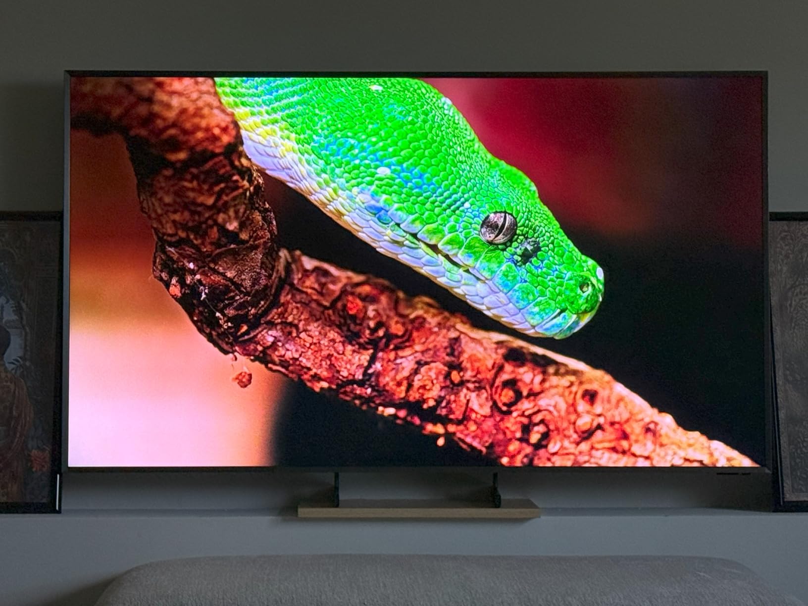 Samsung 65-Inch Class Neo QLED 8K QN900F Series, Vision AI, Mini LED Smart TV (2025 Model, 65QN900F) Neo Quantum HDR 8K Pro, Object Tracking Sound + w/Dolby Atmos, Glare Free, Alexa Built-in customer photo 1