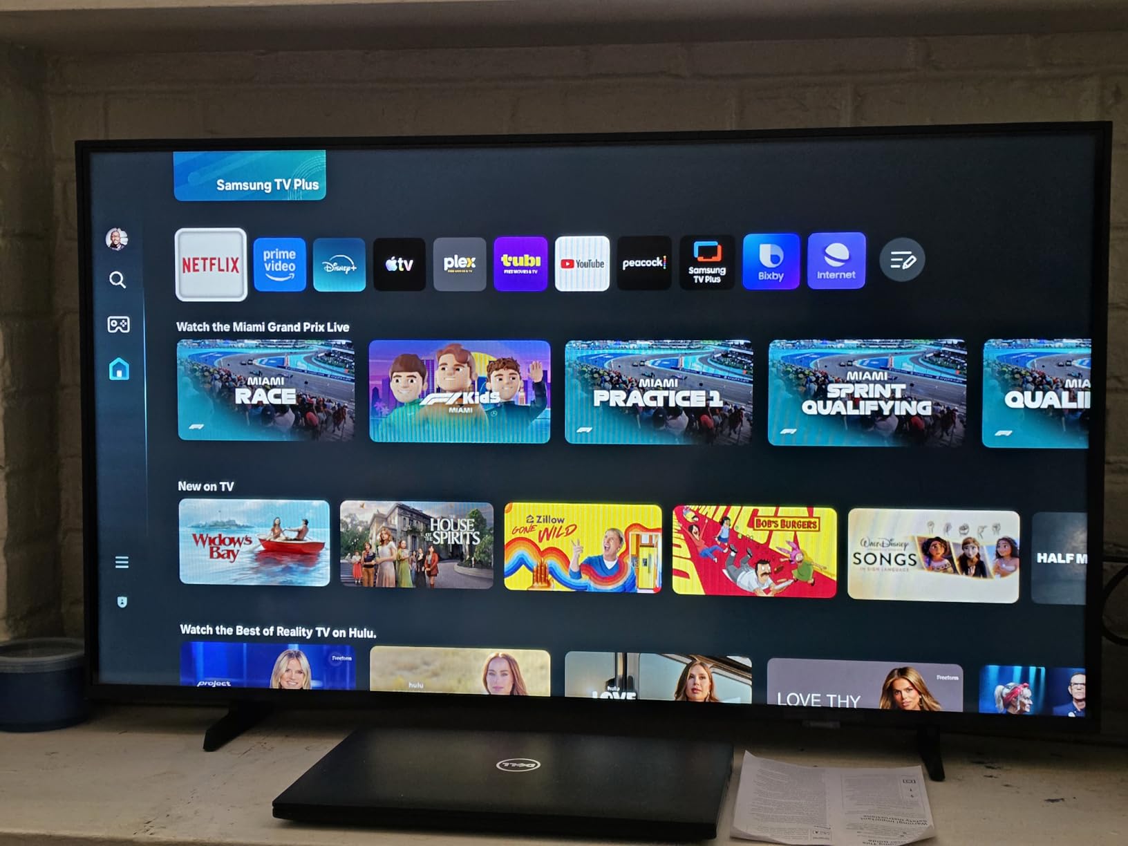 SAMSUNG 40-Inch Class Full HD F6000 Smart TV (2025 Model) HDR, Object Tracking Sound Lite, Knox Security, One UI Tizen, Smart TV customer photo 1