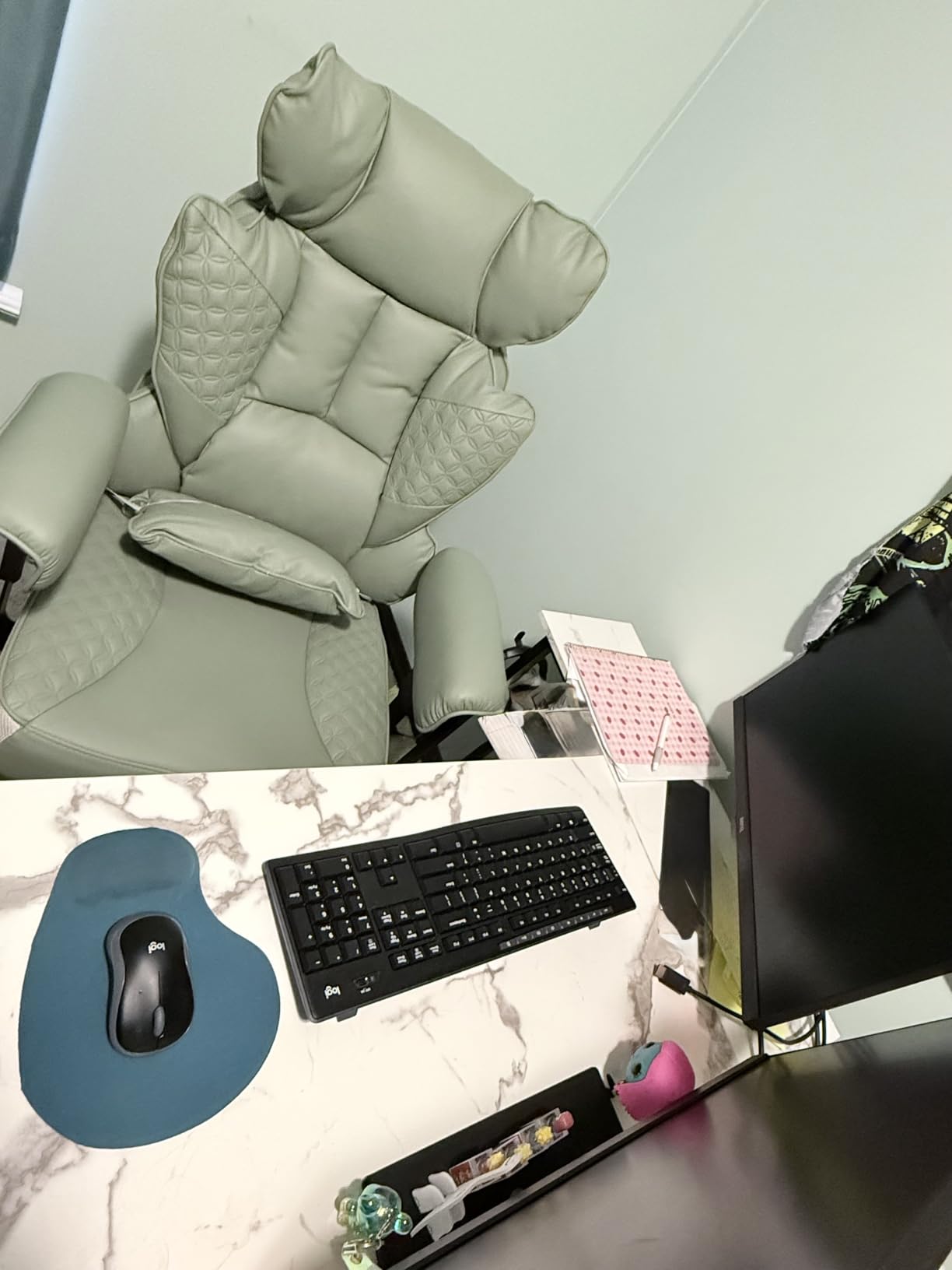 GTPLAYER Big and Tall Gaming Chair 400lbs Heavy Duty Office Chair with Foot Rest & Ergonomic Pocket Spring Lumbar Support, High Back 3D Saddle Shaped Cushion for Back Pain Relief, Matte-Black customer photo 2