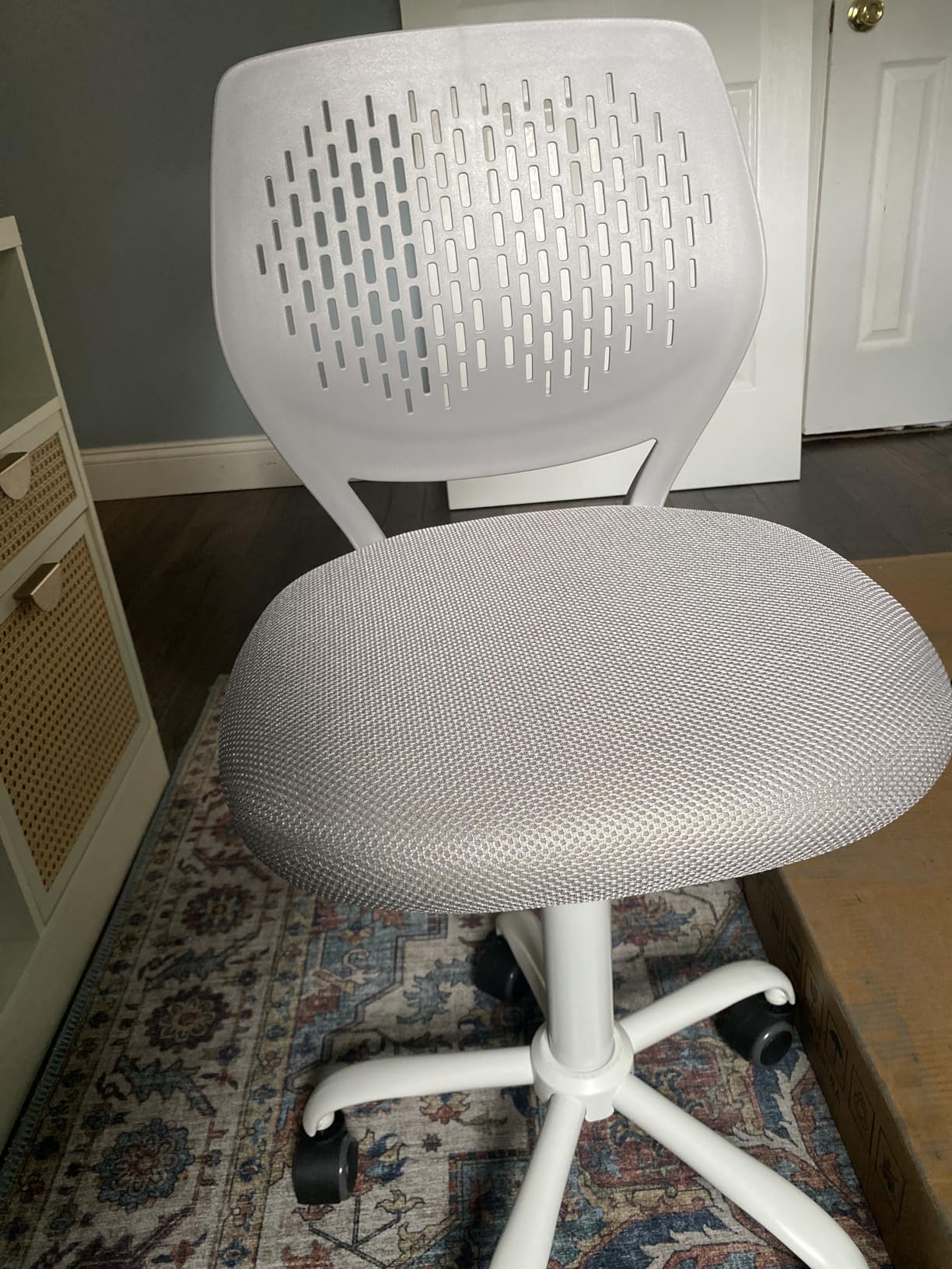 POWERSTONE Small Home Office Desk Chair, Swivel Rolling Study Computer Chair, Adjustable Height Task Chair with Armless Mid Back, Upholstered Mesh Seat, Light Green customer photo 1