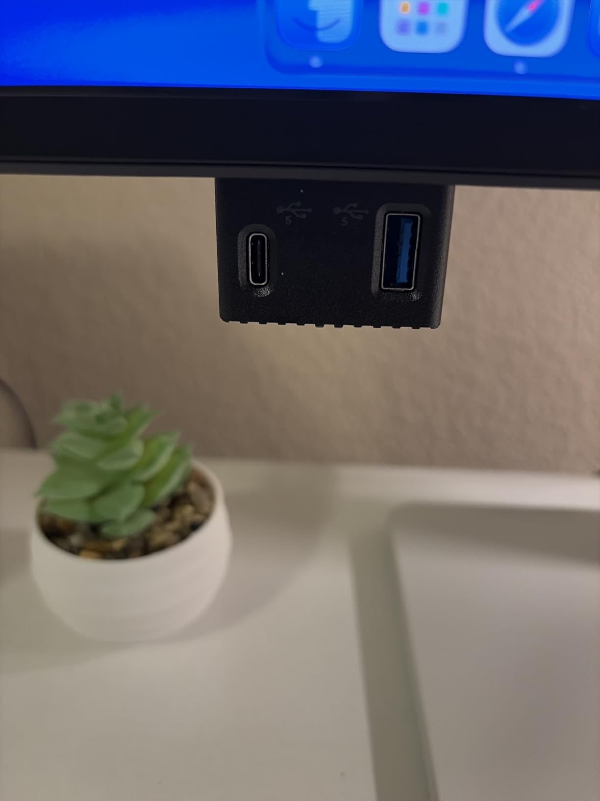 Dell 27 Monitor S2725QC, 4K UHD IPS, 120Hz, 99% sRGB, 4ms, FreeSync Premium customer photo 1