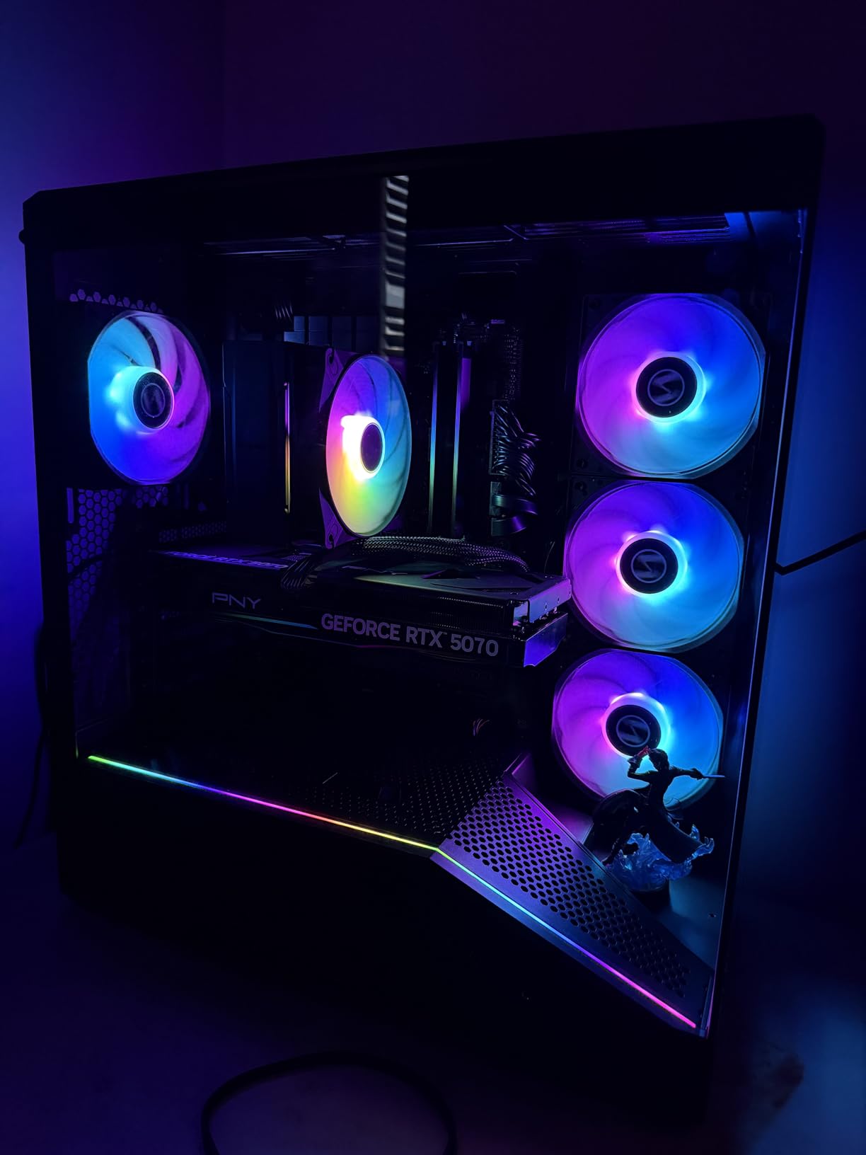 Lian Li V100-ATX Mid-Tower PC Case-Black-V100RX | 4 x 120mm ARGB PWM Fans Pre-Installed, LED RGB Strip, Display Platform with Tempered Glass customer photo 2