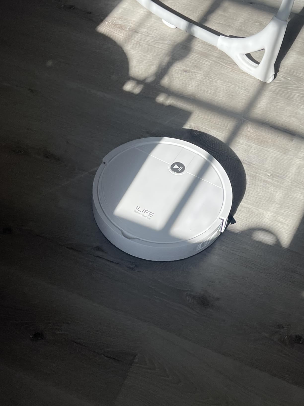 ILIFE V2 Robot Vacuum Cleaner, Tangle-Free Suction | 120 Mins Runtime, Slim, Self-Charging Robotic Vacuum Cleaner, Ideal for Pet Hair and Hard Floors customer photo 1