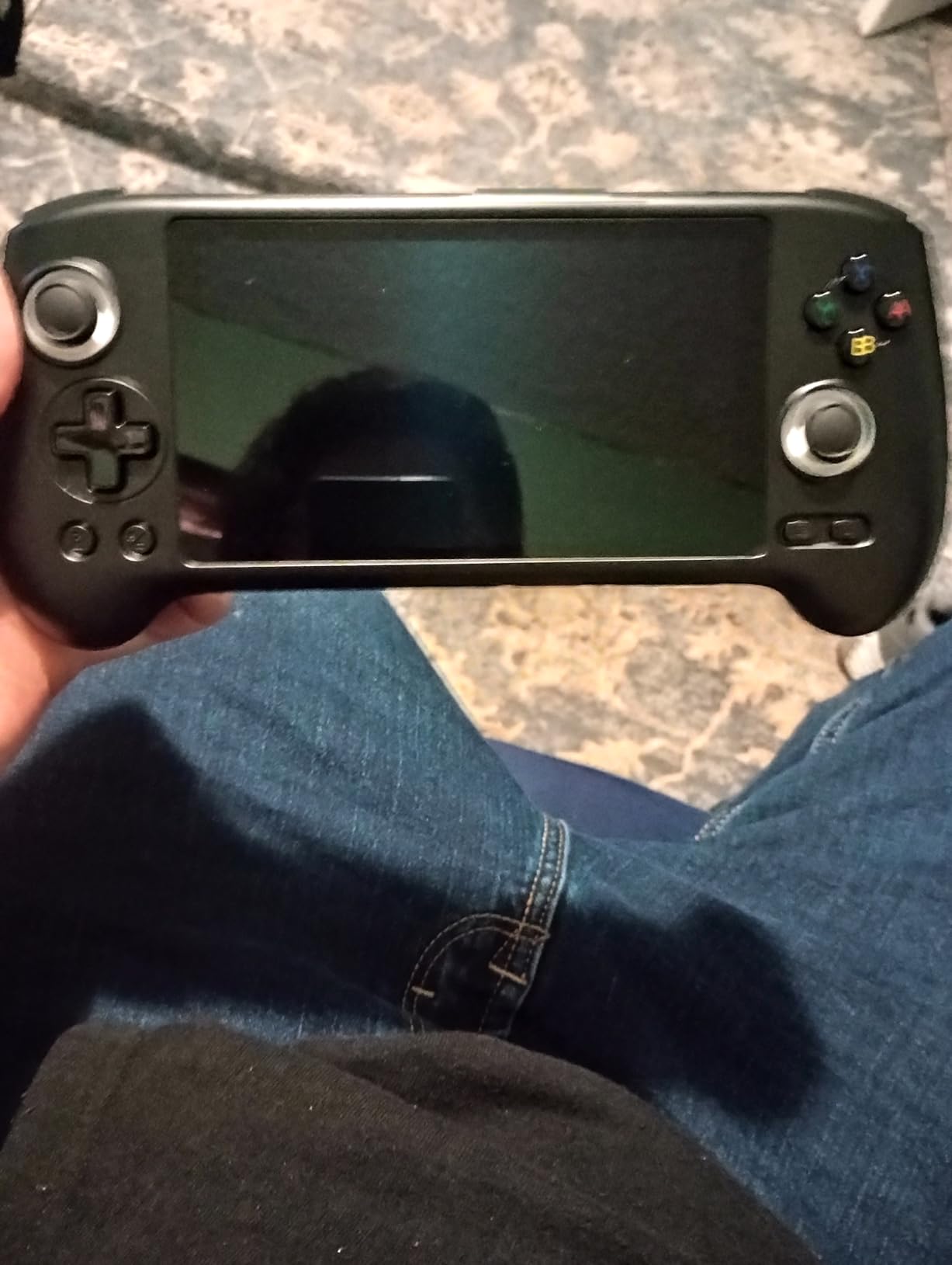 Anbernic RG557 Retro Handheld Game Console , 5.48 Inch AMOLED Screen Handheld Emulator Android 14 System Dimensity 8300 Processor Support WiFi 6E Bluetooth 5.3(White) customer photo 1