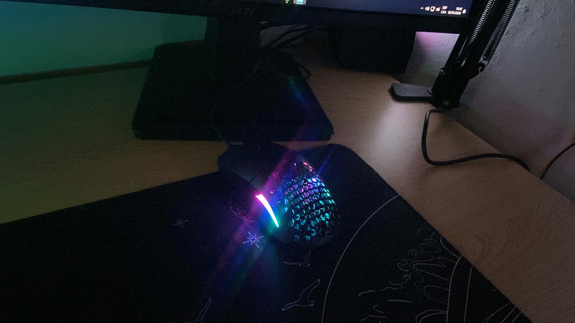 GLORIOUS Model O Eternal Ultralight RGB Gaming Mouse - Wired - 55g Lightweight - Customizable RGB Lighting - 6 Programmable Buttons - Symmetrical Design - 12K DPI Optical Sensor - PC/Mac - Black customer photo 2