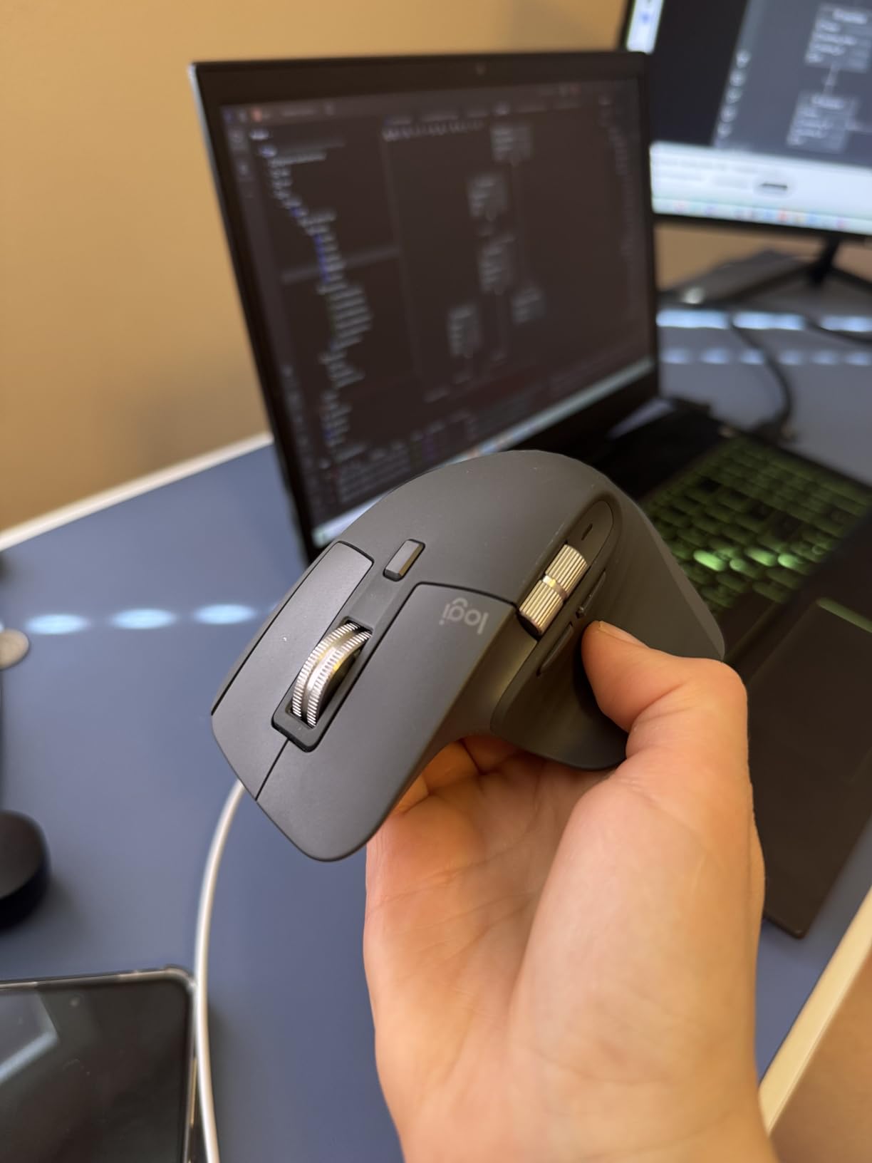 Logitech MX Master 3S Bluetooth Wireless Mouse No Receiver - Graphite customer photo 1