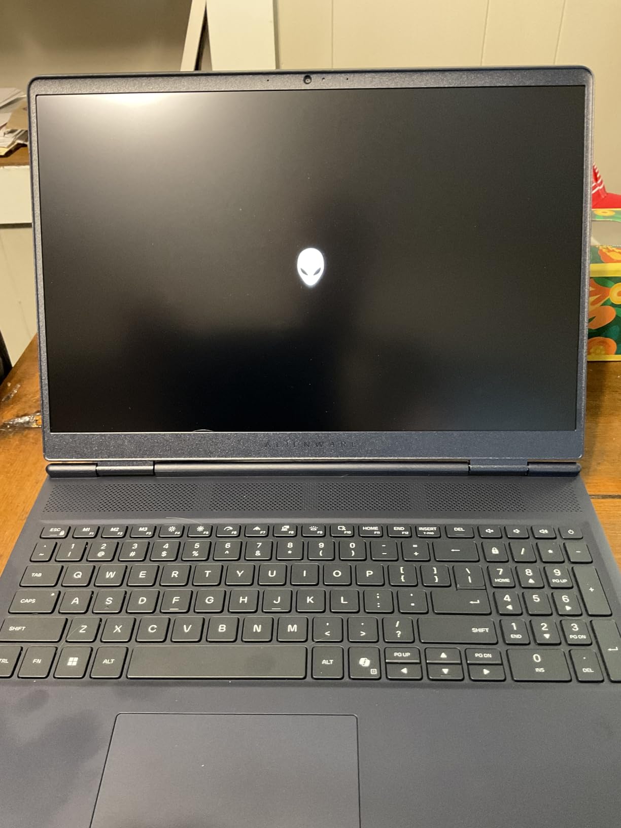 Alienware 16 Aurora Gaming Laptop, NVIDIA RTX 5060, Intel Core 7 240H customer photo 2