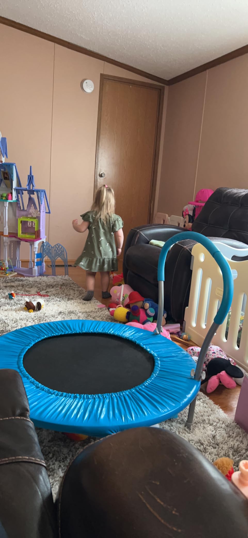 Lyromix 36-Inch Kids Trampoline with Handle - Indoor Mini Tranpoline for Toddlers, Small Fitness Rebounder for Indoor and Outdoor Use customer photo 2