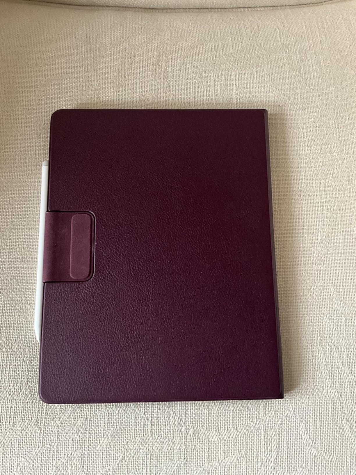 Amazon Kindle Scribe Colorsoft 64GB (newest model) — 11” paper-like color display with front light — One notebook to replace them all — Write in notebooks, docs, and books. Pen included - Fig customer photo 1