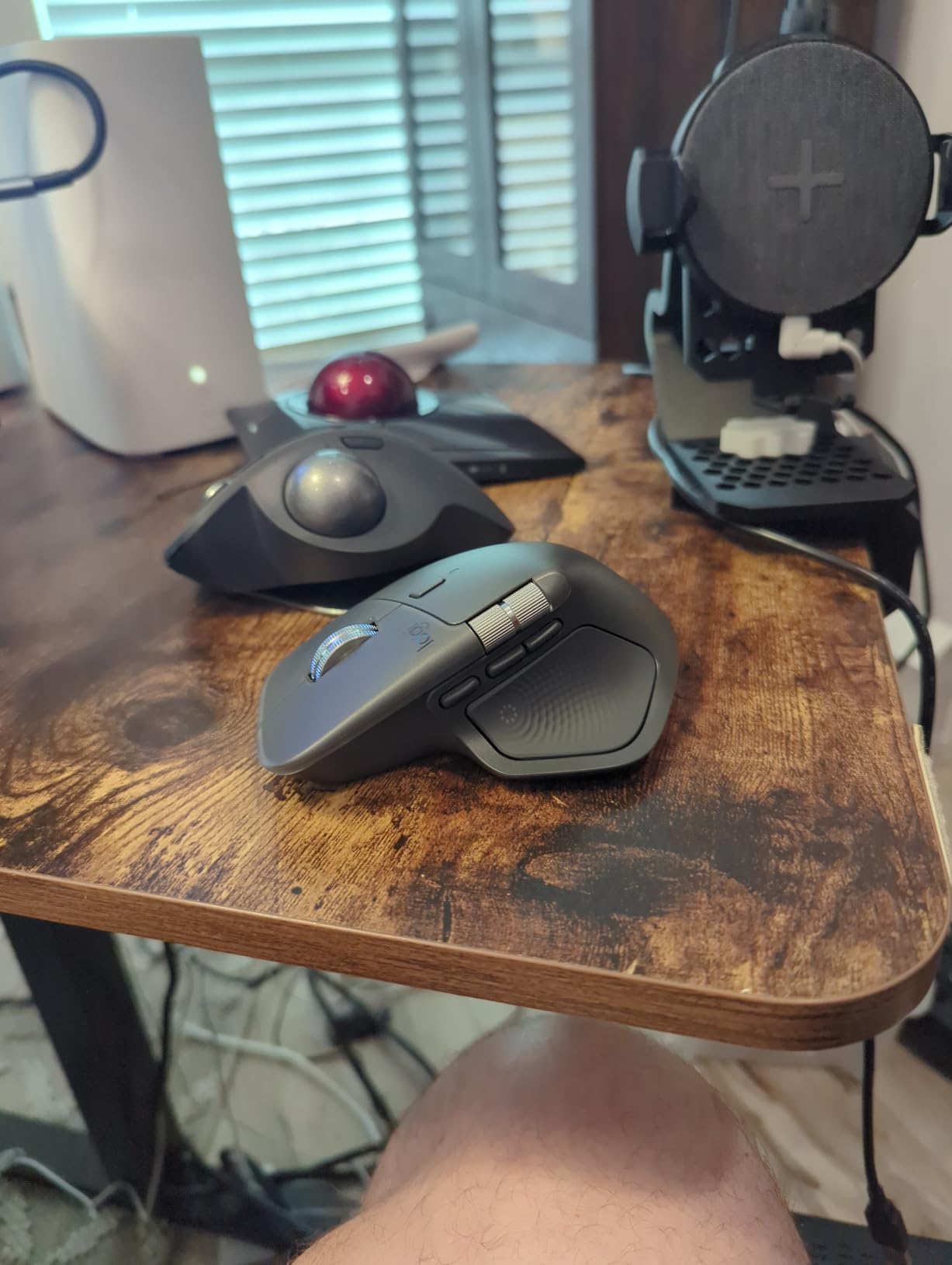 Logitech MX Master 4 Ergonomic Wireless Mouse with Haptics - Graphite customer photo 2