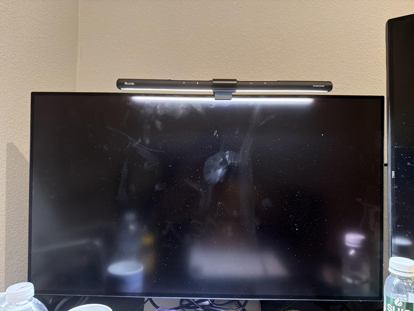 Dell U3225QE 31.5-Inch 16:9 Black LED HDR Monitor customer photo 1
