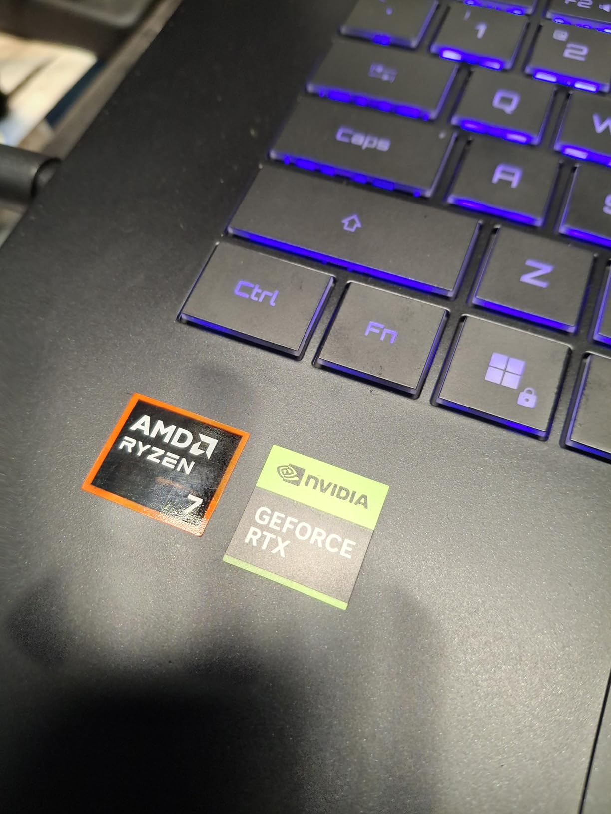 GIGABYTE - Gaming A16 Gaming Laptop - 165Hz 1920x1200 WUXGA - NVIDIA GeForce RTX 5060 - AMD Ryzen 7 260-1TB SSD with 16GB DDR5 RAM - Windows 11 Home AD Gaming A16 3VHK3US894SH customer photo 1