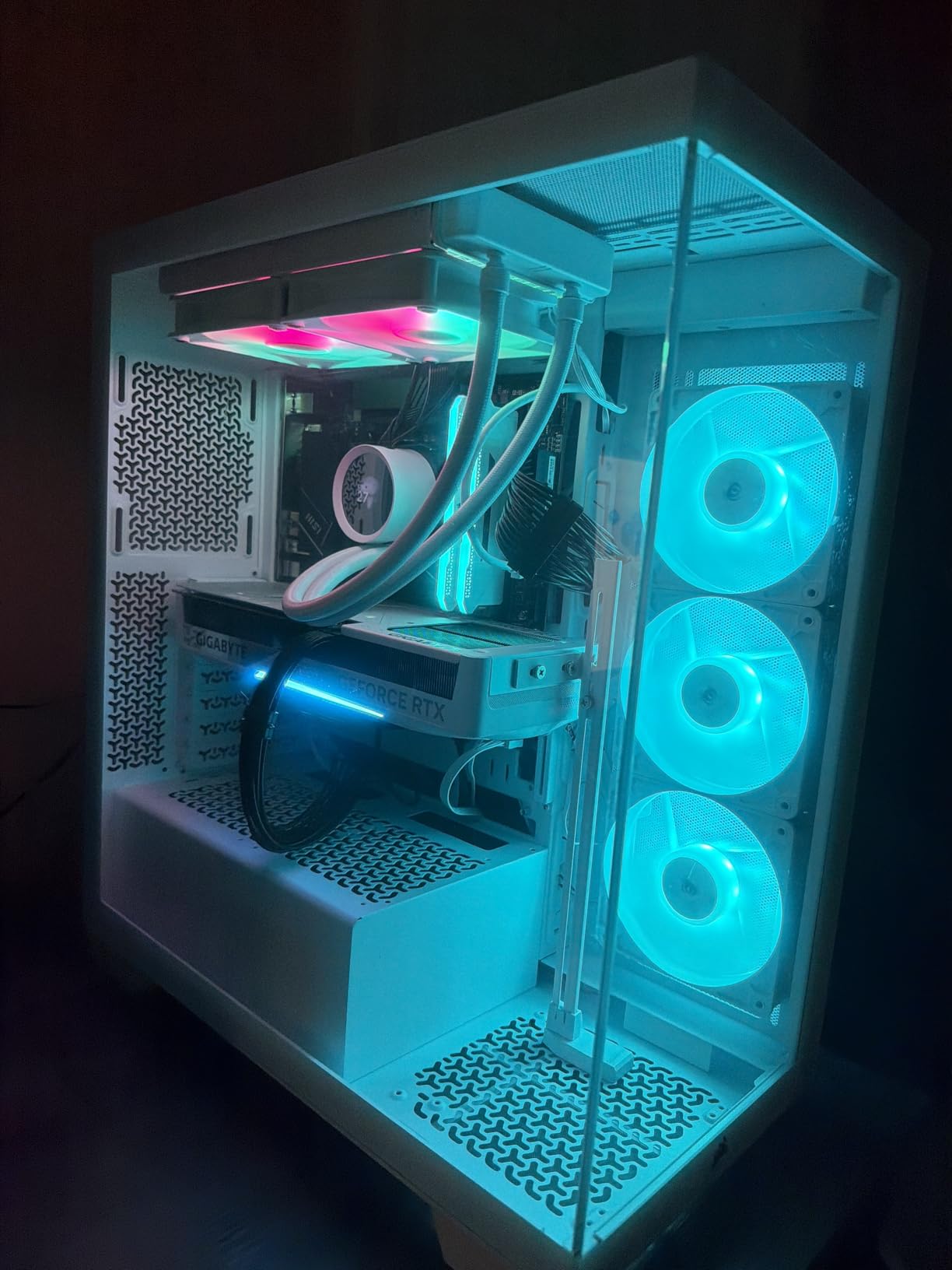 CORSAIR 3500X RS ARGB Panoramic Mid-Tower PC Case – Black customer photo 1