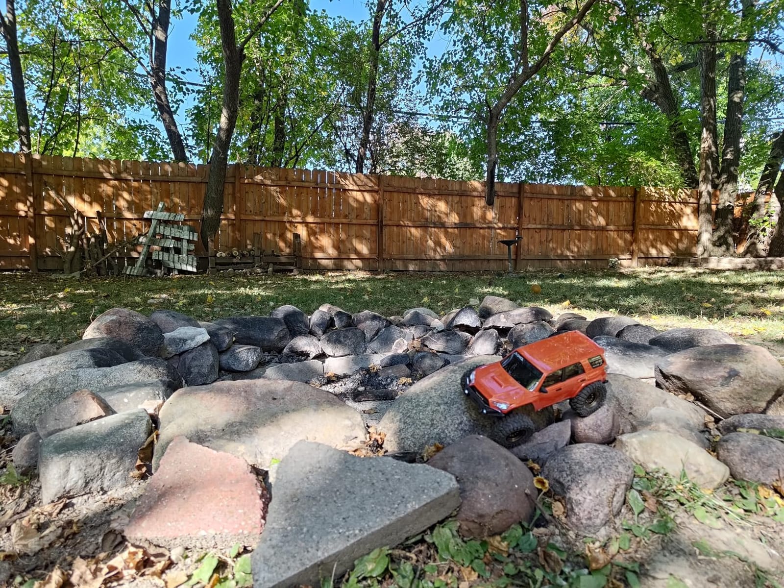 Axial RC Truck 1/24 SCX24 Toyota 4Runner 4X4 RTR Brushed Rock Crawler, RTR (Battery and Charger Included), Orange, AXI-2035T1 customer photo 1