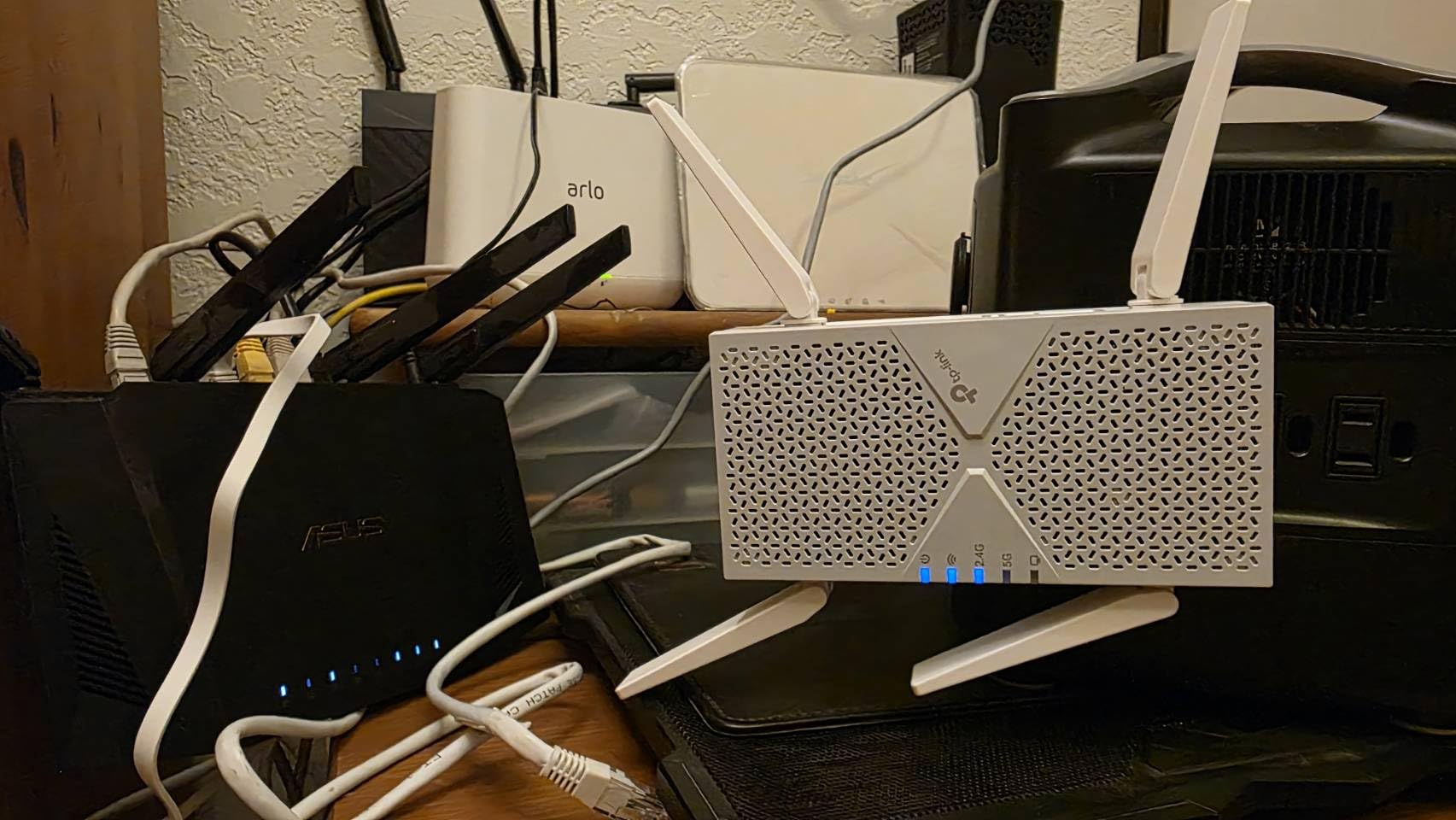 TP-Link BE6300 Wi-Fi 7 Dual-Band Range Extender RE403BE w/ 2.5G Port customer photo 2