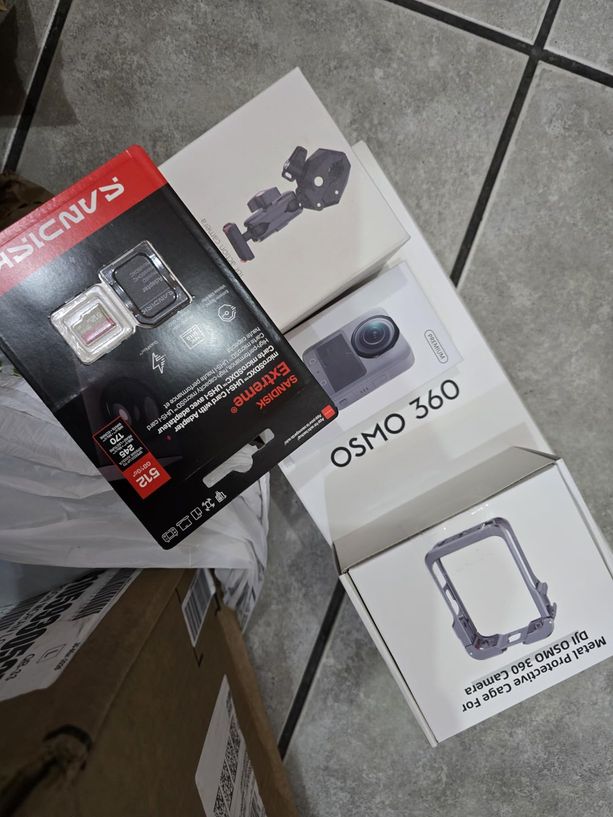 DJI Osmo 360 Essential Combo, 360 Action Camera customer photo 2