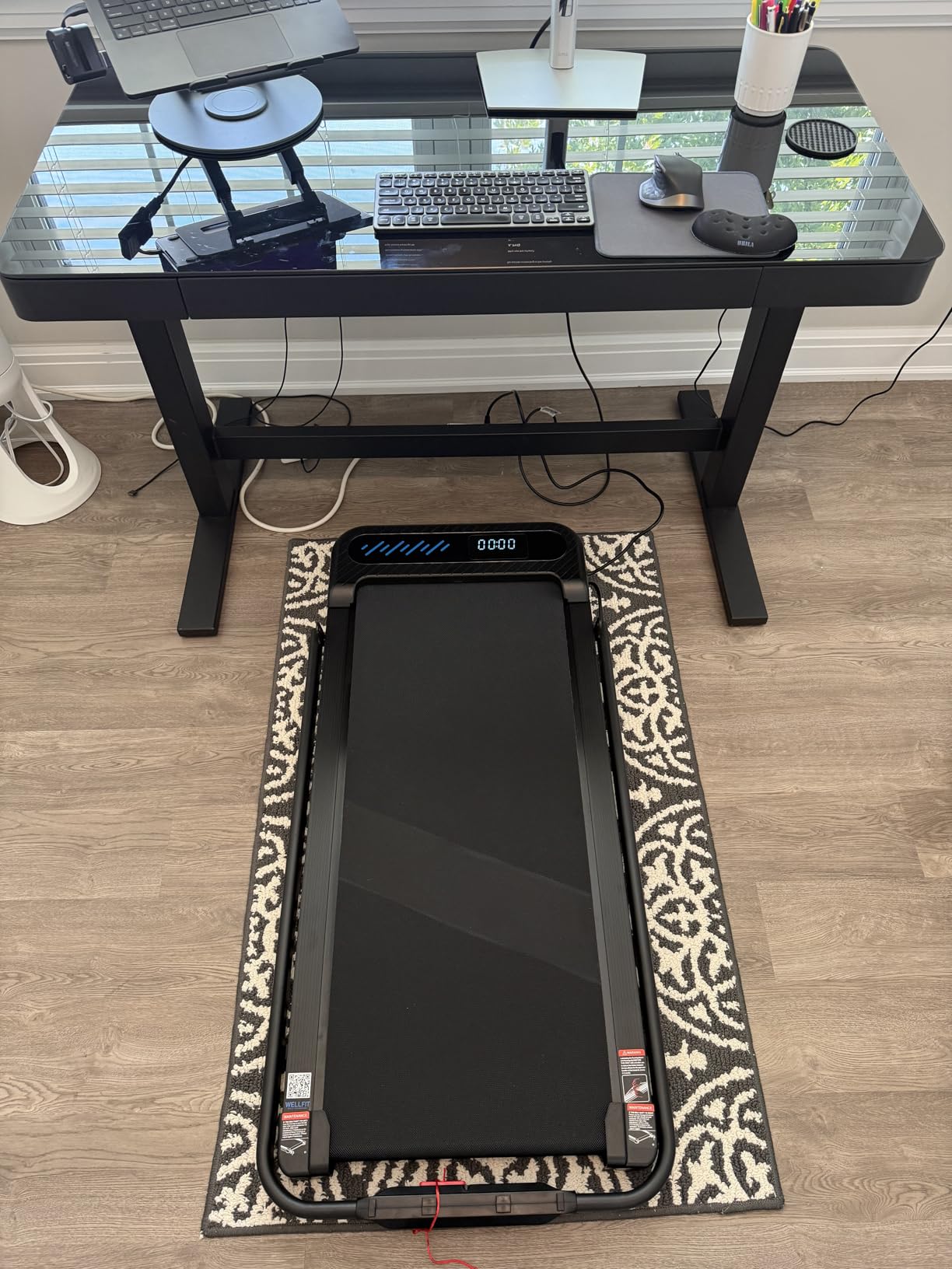 WELLFIT Folding Treadmill for Home, Walking Pad with Incline and Handle Bar customer photo 1