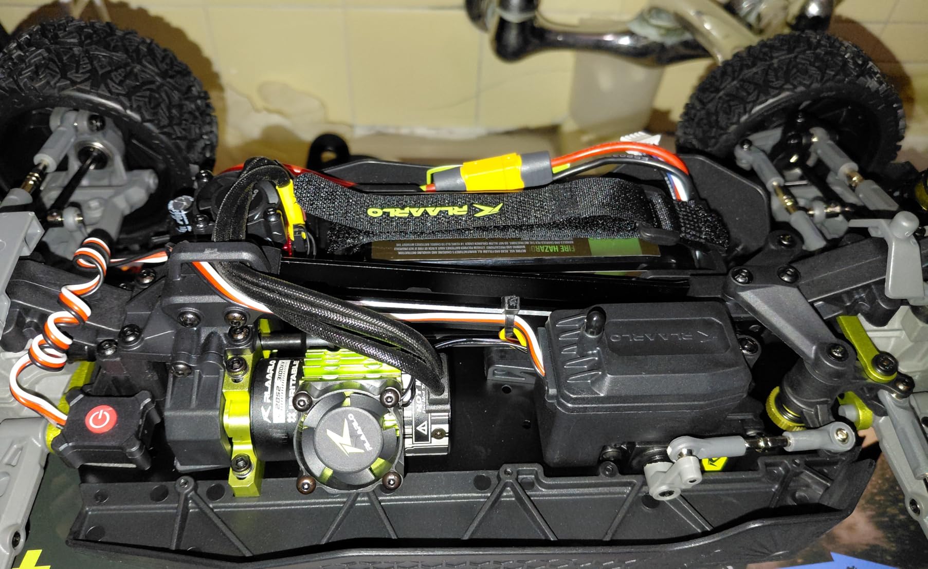 CROBOLL 1/10 Brushless RC Cars, 40+ mph Max, 4X4 RTR Off-Road Buggy customer photo 1