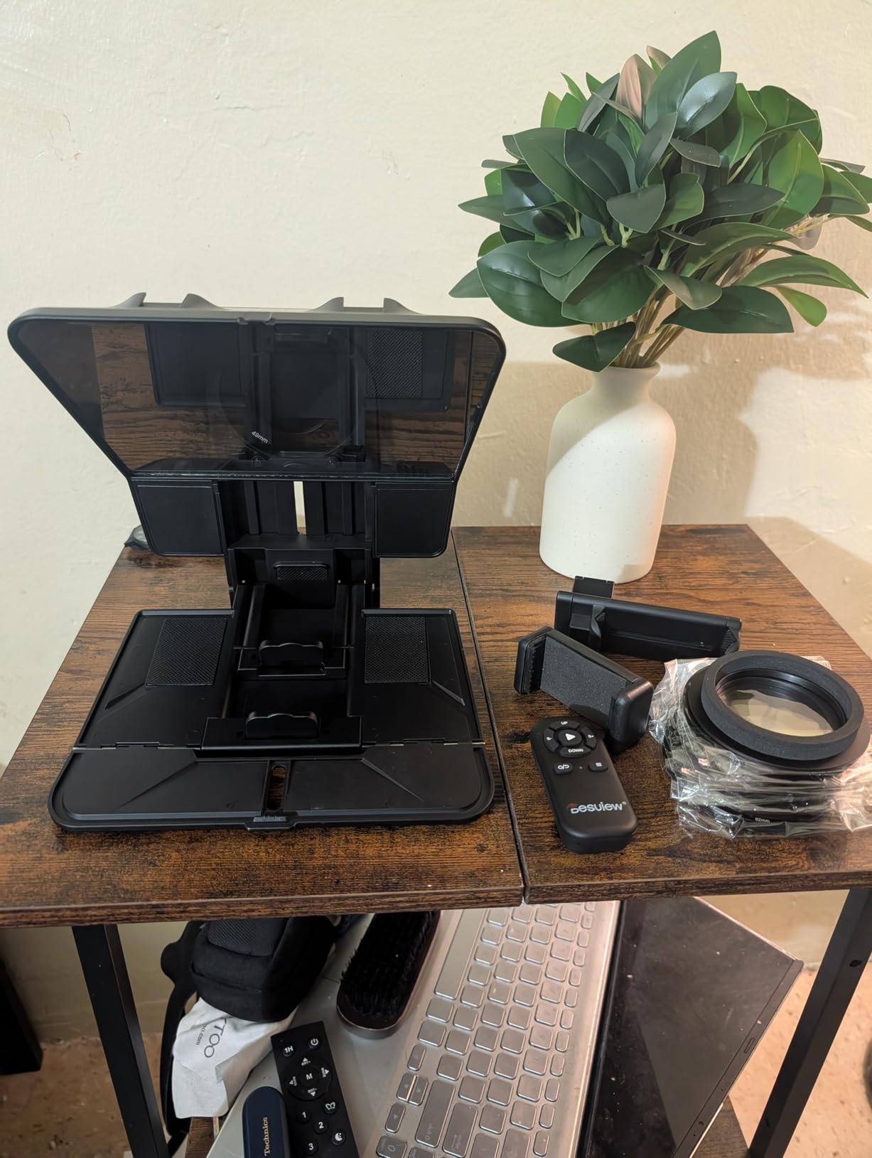 Desview T5 Teleprompter for Smartphone & Tablet, Video Recording | Compatible with DSLR Cameras. Includes 49-82mm Adapter Rings, Coated Glass, Bluetooth Remote, Free App for Streaming customer photo 2