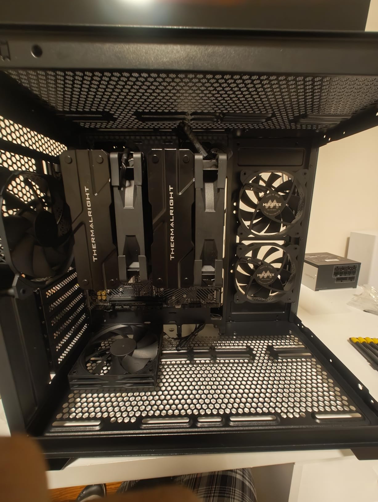 MUSETEX Y6 PC Case, Pre-Installed 4 Non-LED Fans, ATX Mid Tower Case, Computer Case with Type-C, 270° Full View Tempered Glass, Black customer photo 2
