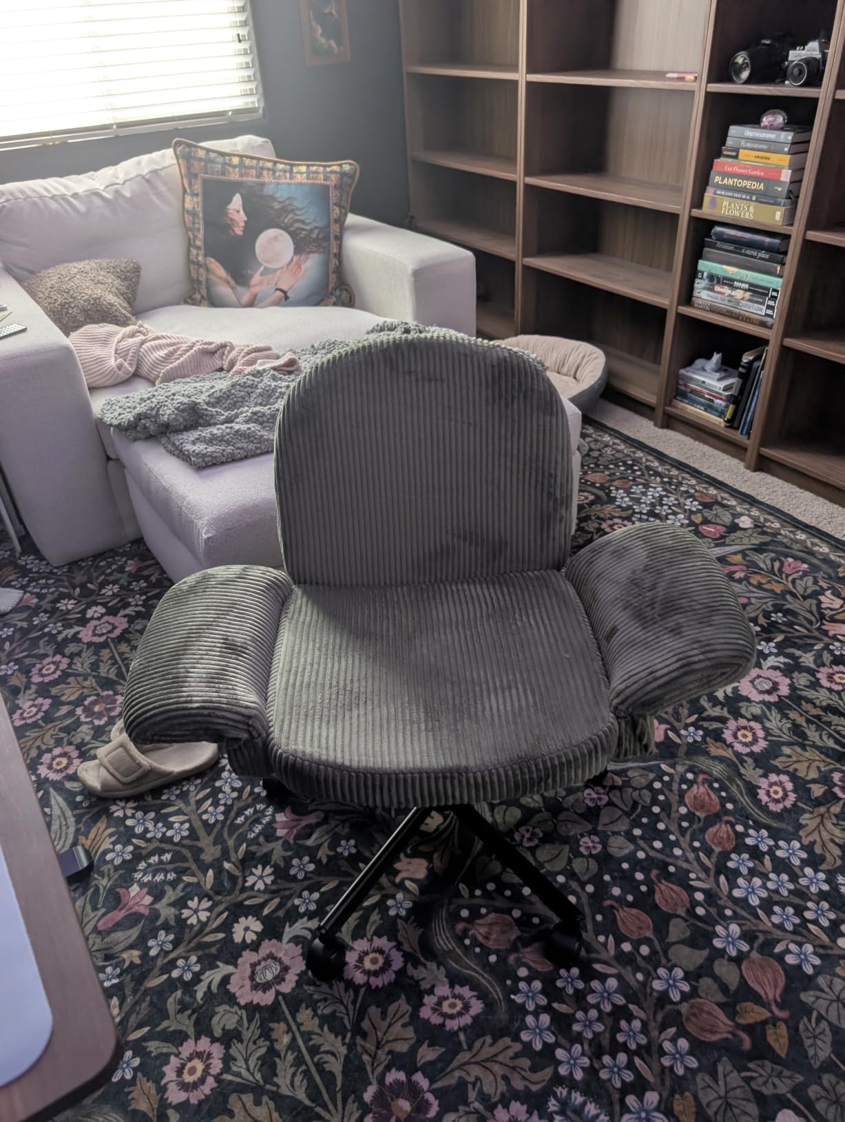 HUANUO Criss Cross Office Chair with Adjustable Armrests, Deep Green customer photo 1