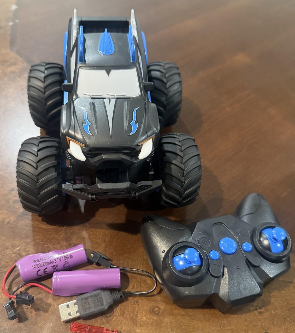 Remote Control Car All-Terrain 1:18 Rc Car with LED Lights 2 Batteries customer photo 2