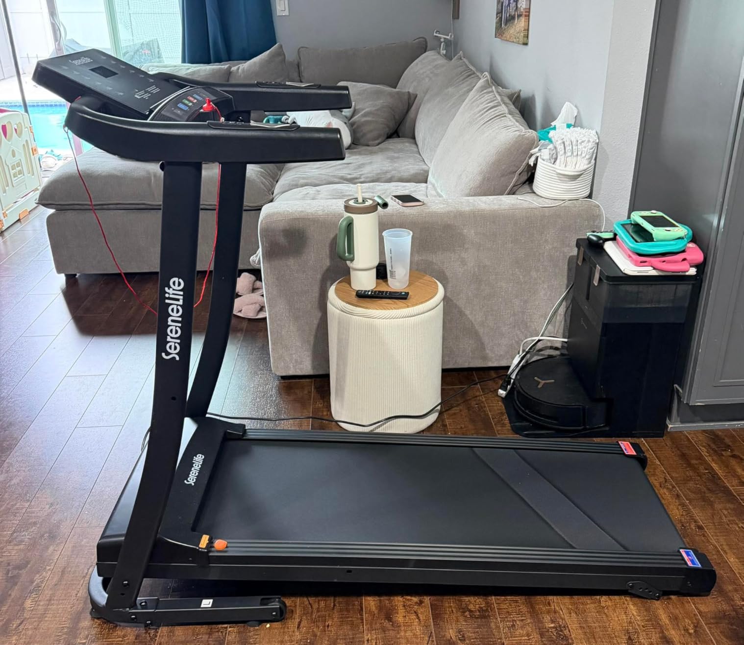SereneLife Treadmill with Incline & Handle Bars | Compact Portable Walking Pad & Treadmill for Home/Apartment | Wide Running Belt 40