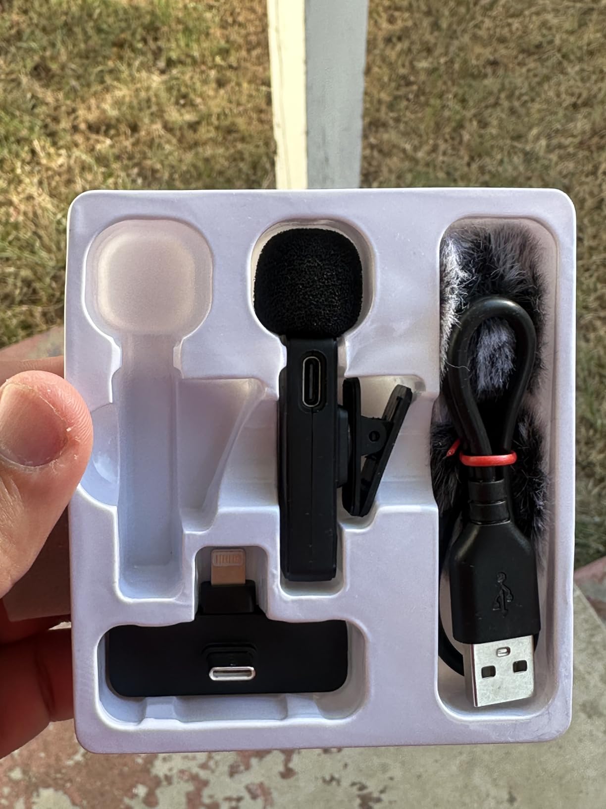 Wireless Mini Lavalier Microphone for iPhone, Android w/ Charging Case customer photo 1
