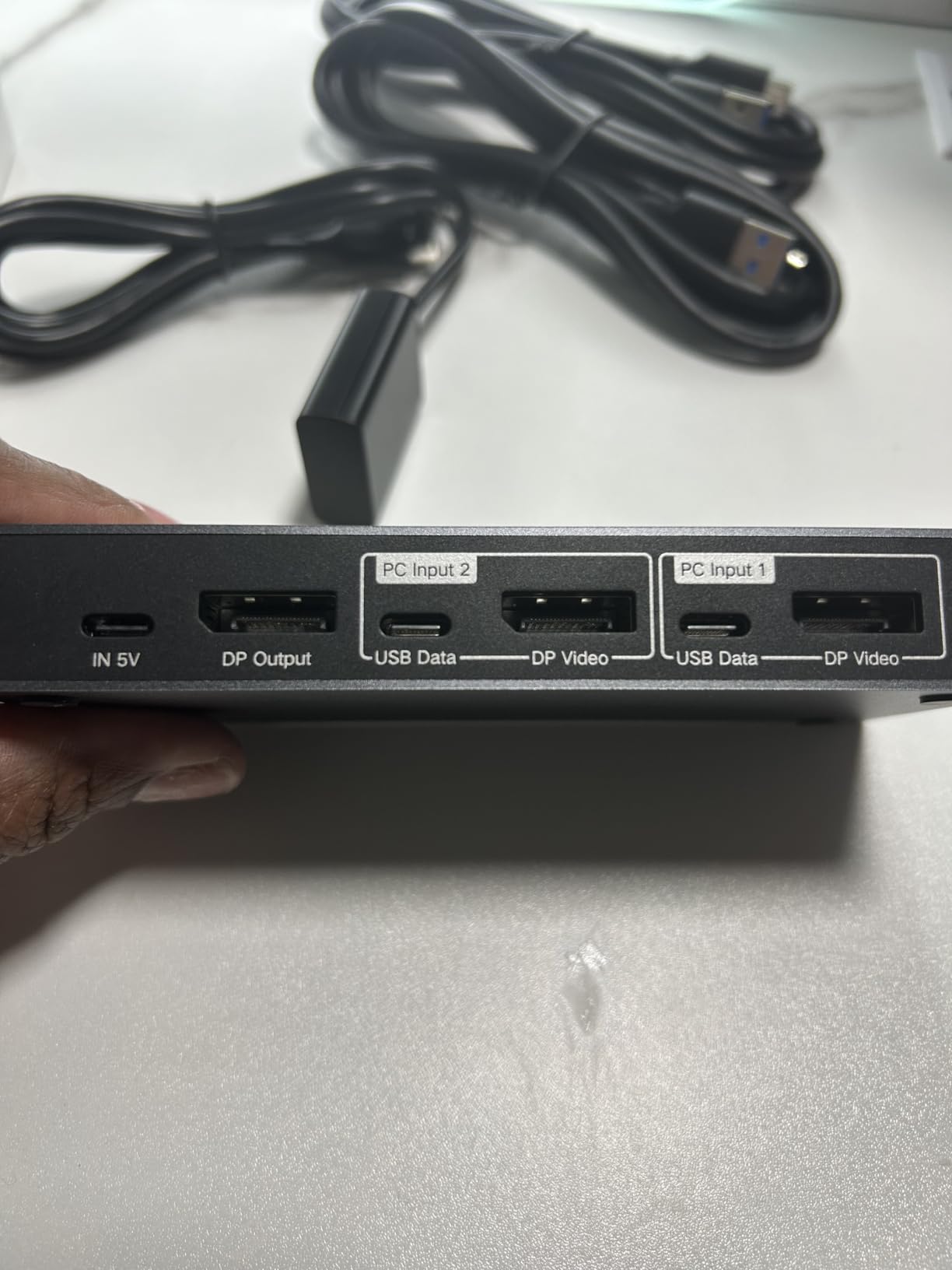 UGREEN 8K@60Hz Displayport KVM Switch 1 Monitors 2 Computers, Aluminum customer photo 1