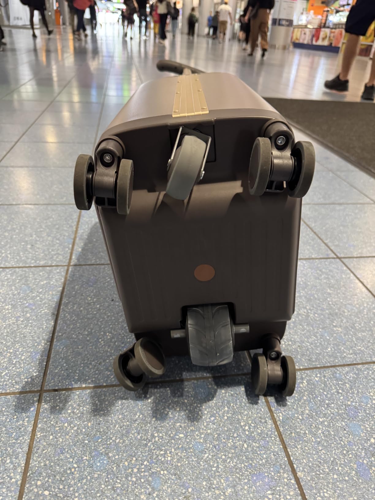 UBNI Electric Rideable Suitcase for Adults, 20 Inch Carry-On Luggage customer photo 2