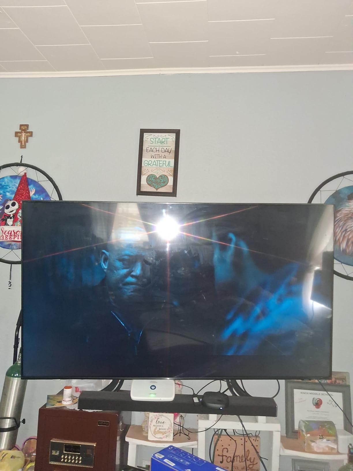 Samsung 43-Inch Class Crystal UHD U8000H Series Samsung Vision AI Smart TV (2026 Model, 43U8000H) Processor 4K, Endless Free Content, Motion Xcelerator, Color Booster, Alexa Built-in customer photo 1