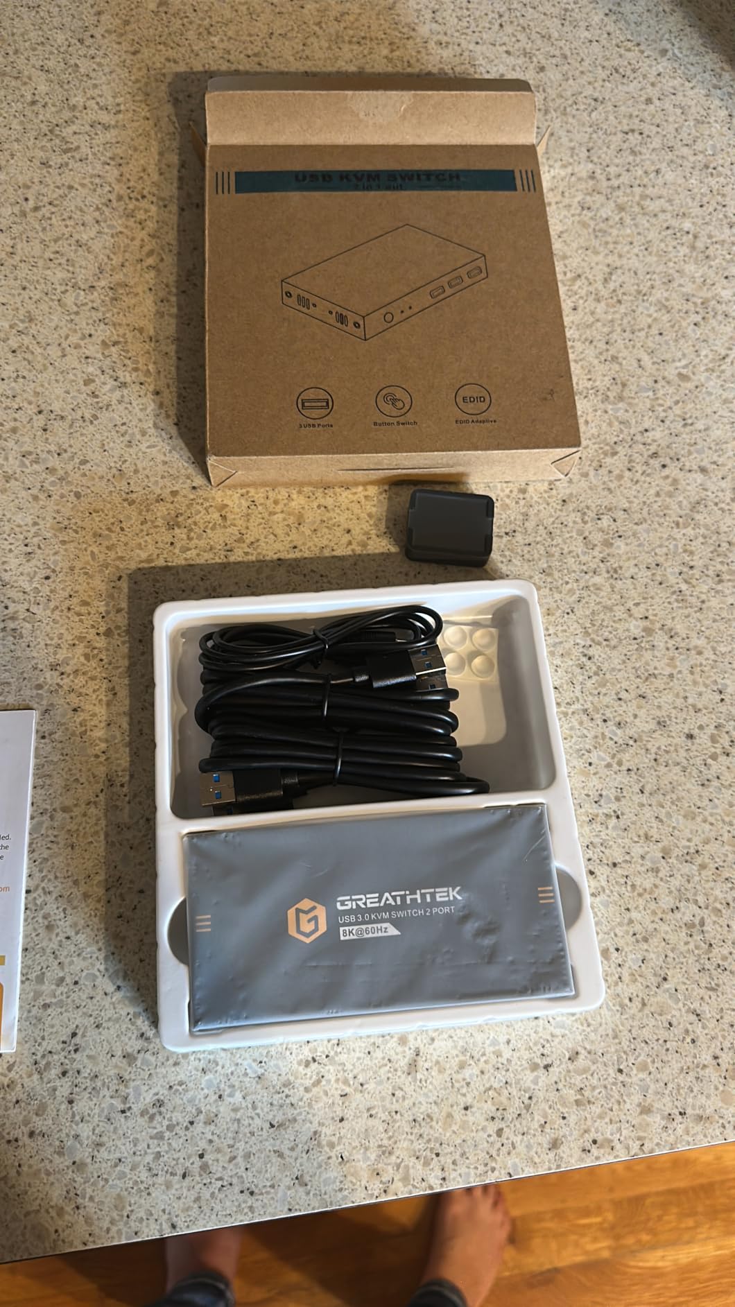 Heravo USB 3.0 HDMI KVM Switch 2 Monitors 2 Computers, 4K@60Hz Dual Monitor customer photo 2