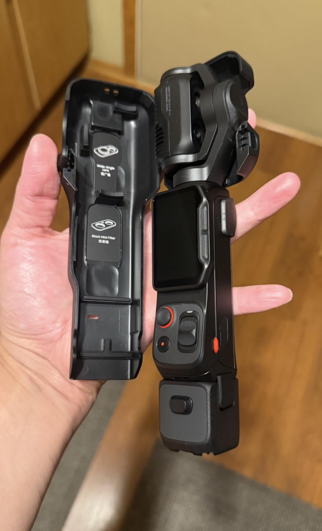 Insta360 Luna Ultra - 8K Vlogging Camera with Dual Leica Lenses, 12× Zoom, 1