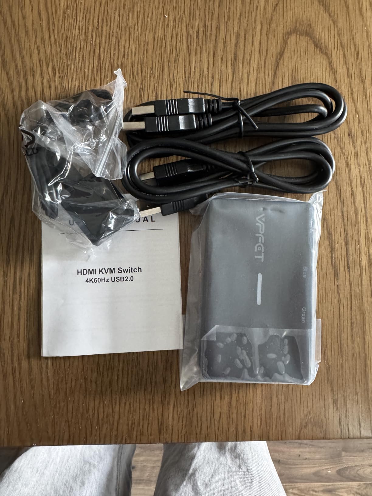 HDMI KVM Switch 1 Monitors 2 Computers 4K@60Hz USB KVM Switches 2 Ports for 2 PC Sharing Single Monitor and Keyboard Mouse with Wired Extend Controller Plug and Play customer photo 2