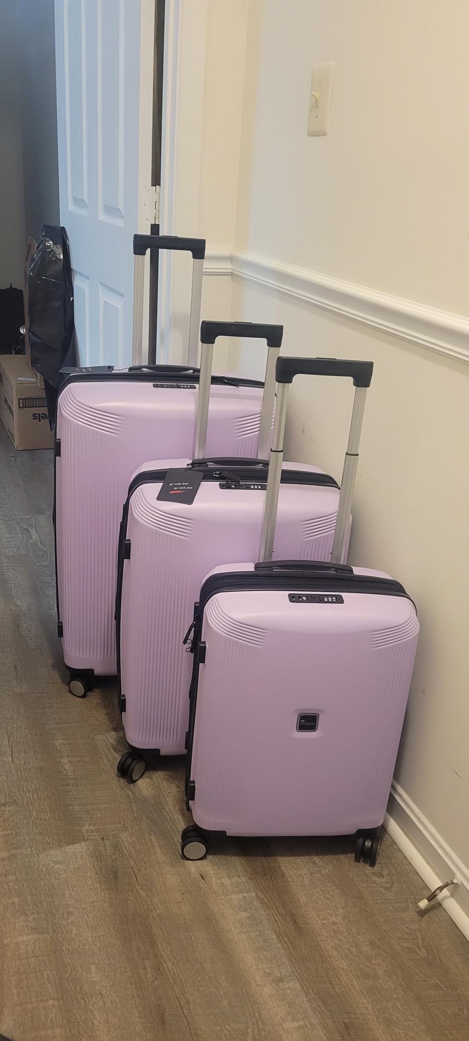 Smart Electric Suitcase, 22x14x9 inch Carry On Luggage, TSA Lock, 38L Capacity Travel Suitcase – White customer photo 1