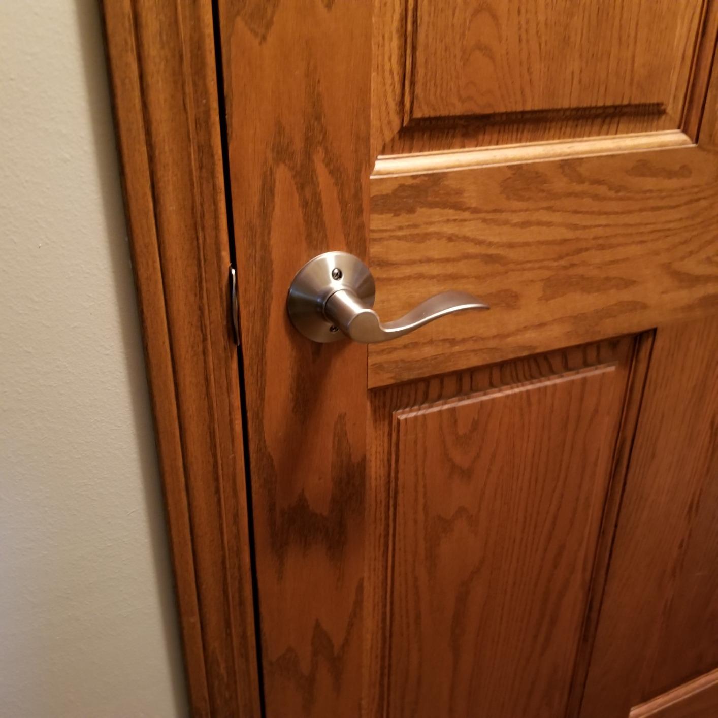 SCHLAGE Accent Bed/Bath Privacy Door Handle with Lock, Satin Nickel customer photo 1
