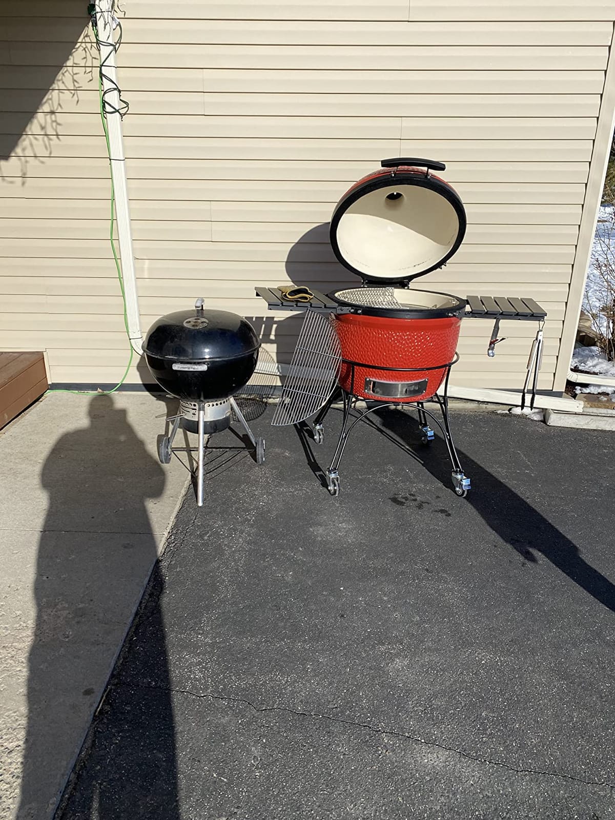 Kamado Joe Big Joe Series I 24-inch Ceramic Charcoal Grill and Smoker with Cart, Side Shelves, Stainless Steel Grates and 450 Cooking Square Inches in Red, Model BJ24Rh customer photo 1