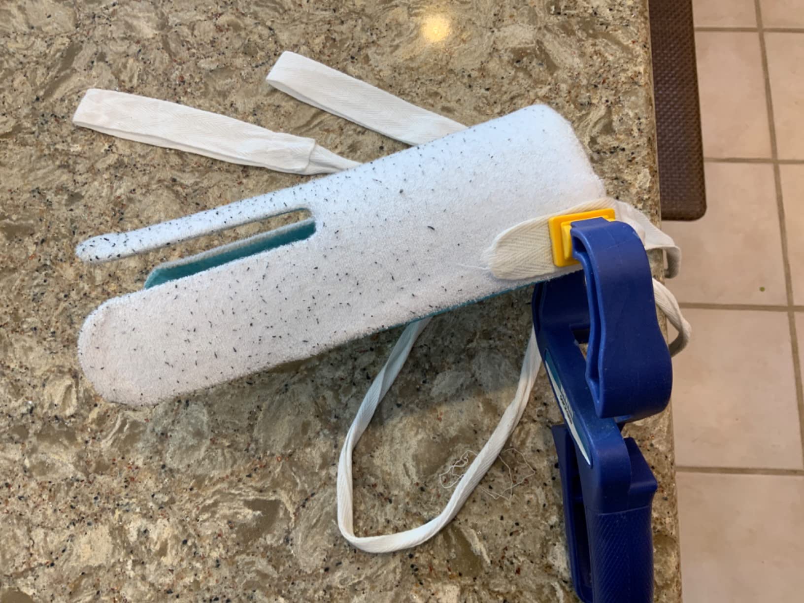 Fanwer Sock Aid Tool and Pants Assist for Elderly, Disabled,Pregnant, Diabetics - Pulling Assist Device - Socks Helper customer photo 1