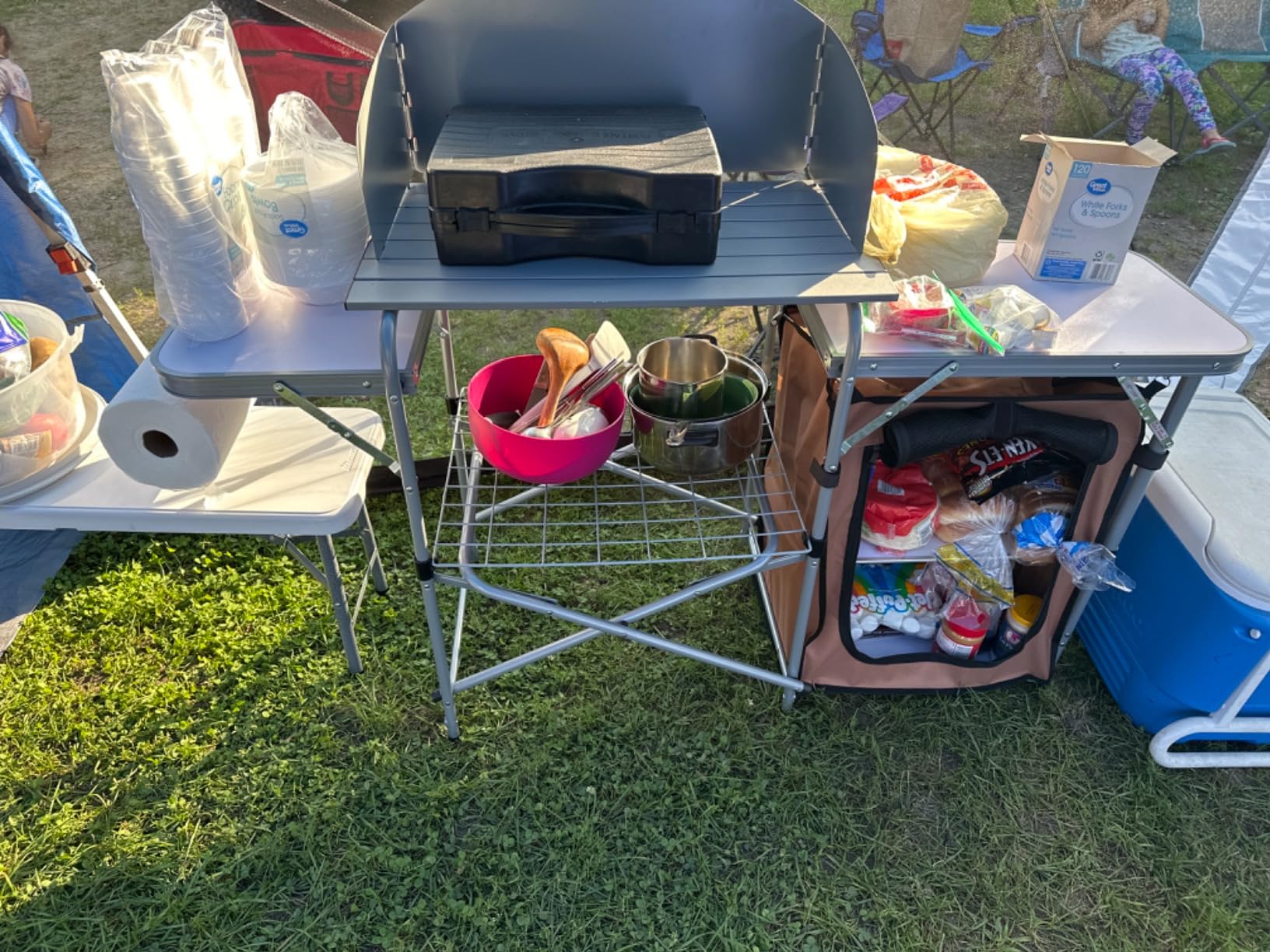 Giantex Folding Grill Table with 26'' Tabletop and Detachable Windscreen, Aluminum Portable Camp Cook Station Carry Bag Quick Set-up, BBQ Camping Picnic Backyard Outdoor Camping Kitchen Table (Brown) customer photo 2