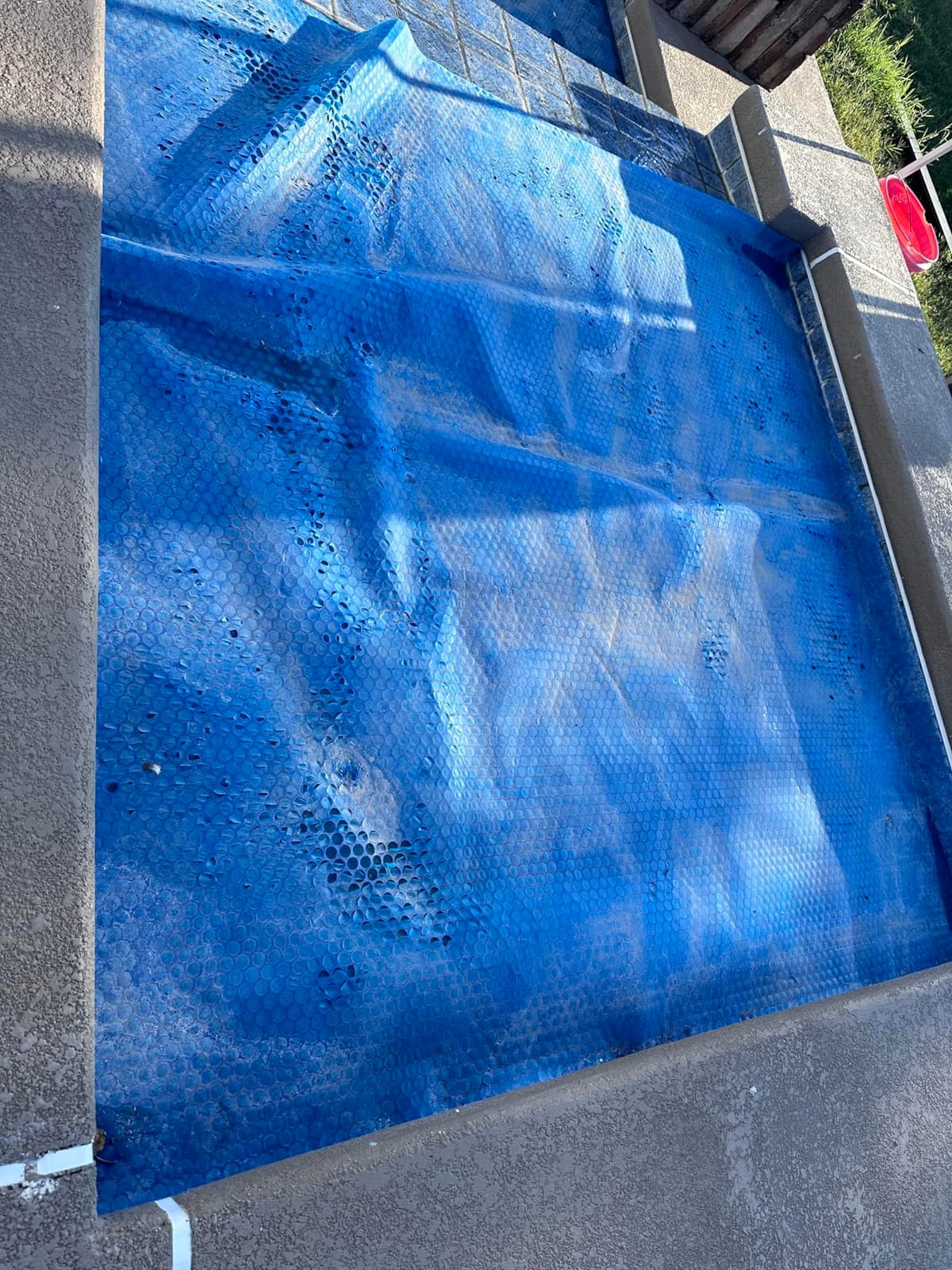 Frienda Winter 6 x 6 ft Hot Tub Bubble Blanket 16 Mil Square Pool Spa Solar Cover Heavy Duty Floating Spa Blanket for Above Ground Inground Swimming Pools Insulating Solar Heating customer photo 2