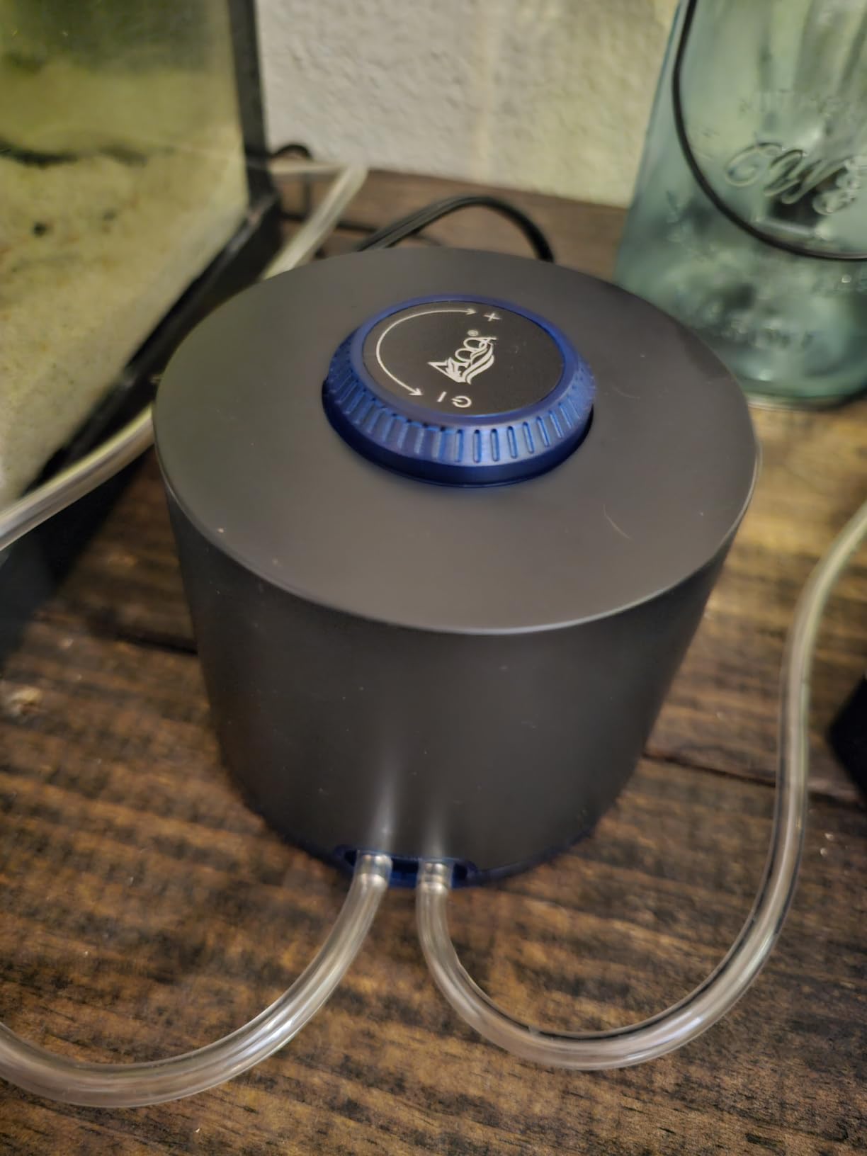 AQQA Aquarium Air Pump, 3W Powerful Dual Outlet Adjustable Oxygen Aerator customer photo 1