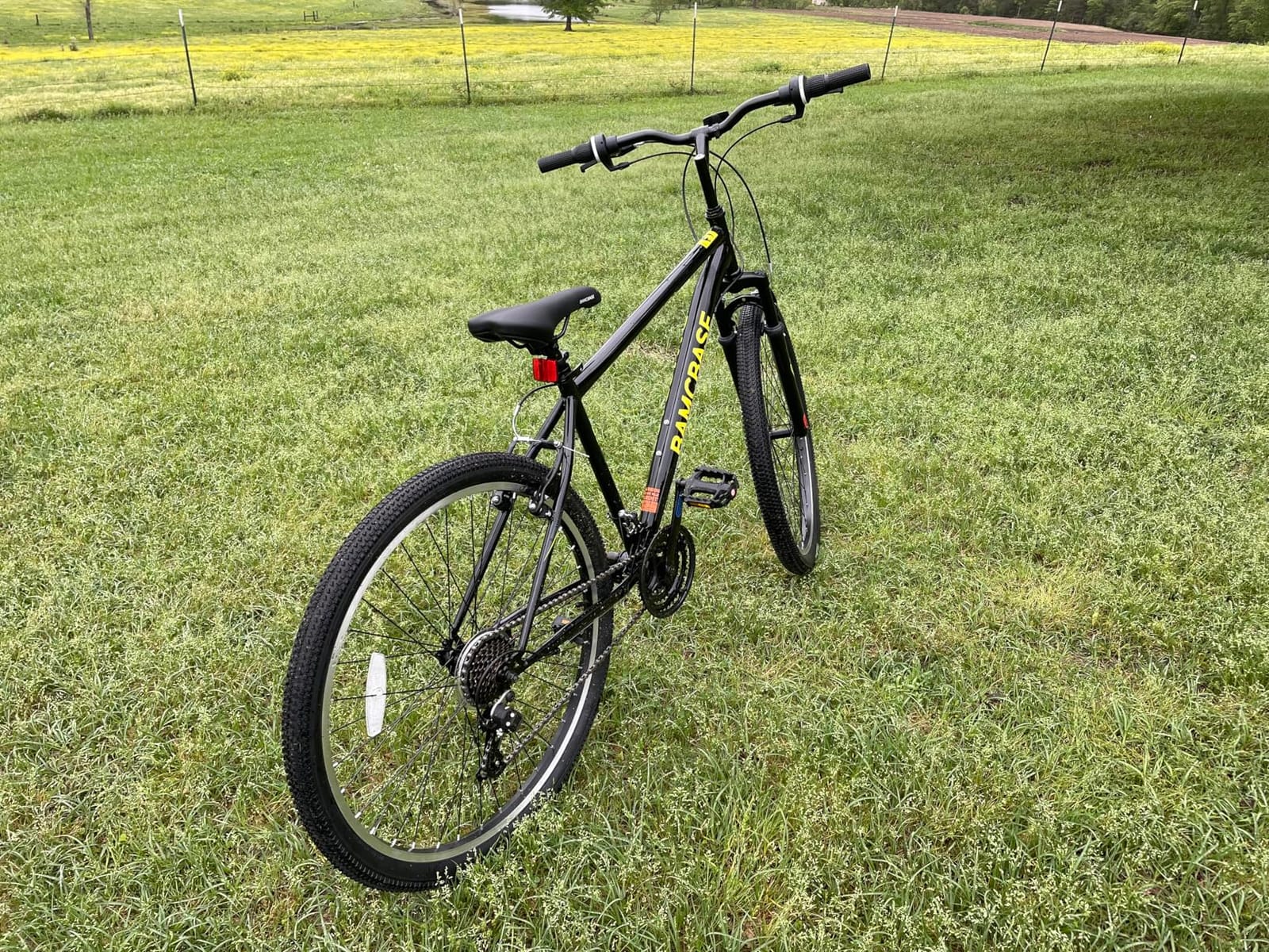 HILAND 26 27.5 29 Inch Mountain Bike, Mens and Womens MTB with 21 Speeds, High-Tensile Steel Frame, V Brake, Hardtail Bicycle for Adults customer photo 1